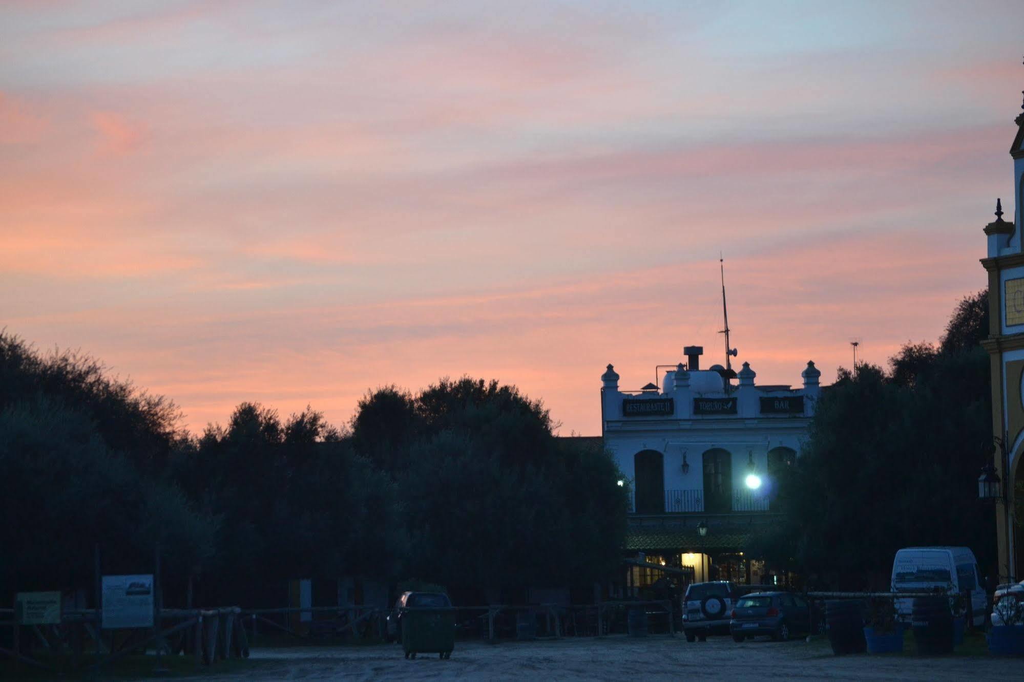 Hotel Toruno Del Rocio El Rocio Luaran gambar